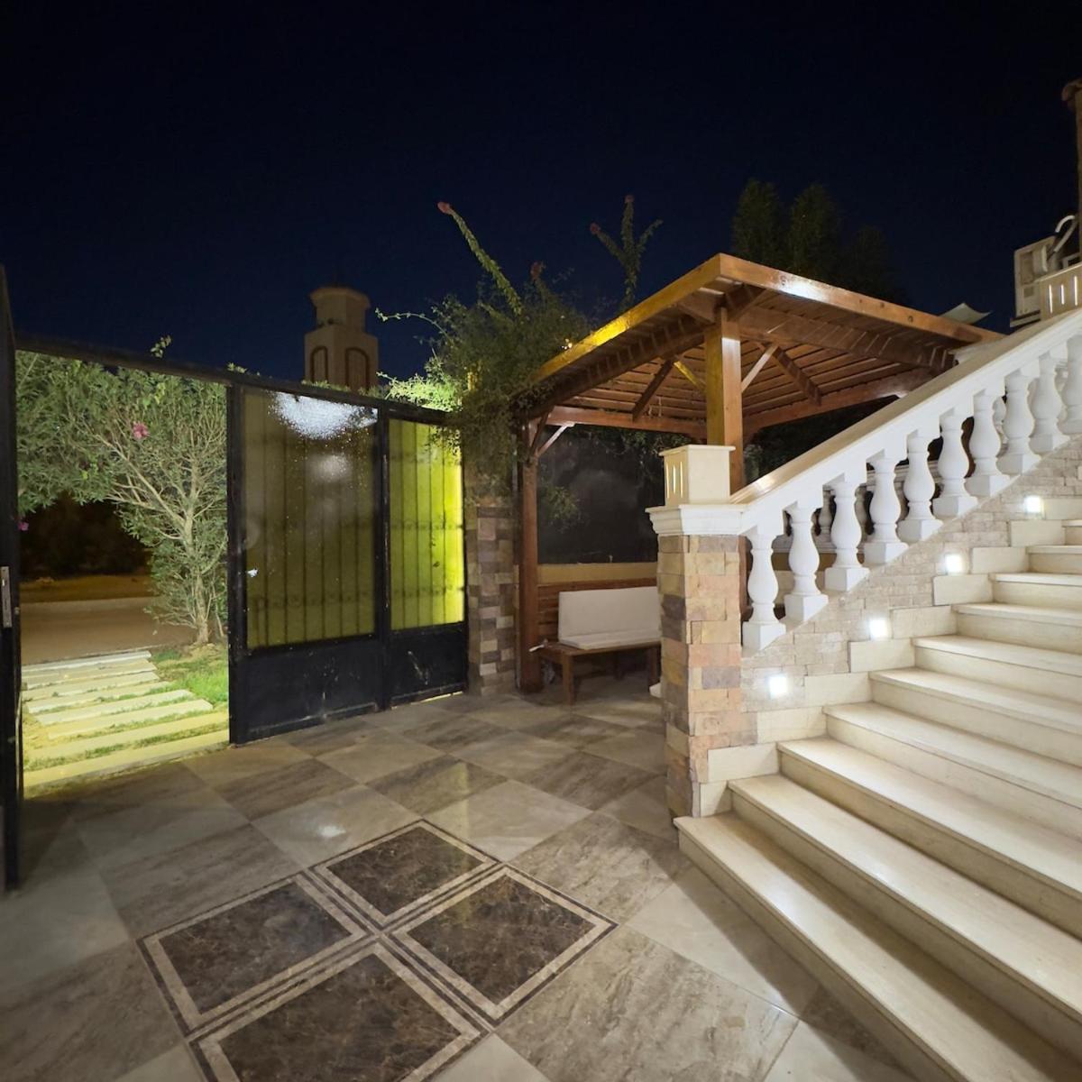 In Sheikh Zayed With Private Entrance Sheikh Zayed City